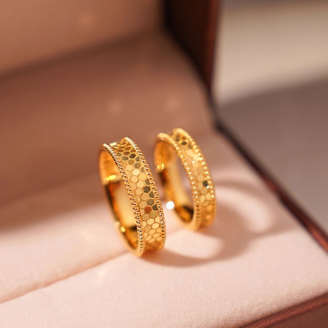 퓨어 골드 컬러 샤인 벌집 반지, 커플 결혼 반지, 여 - Women Accessories Dubai 리뷰 및 가격